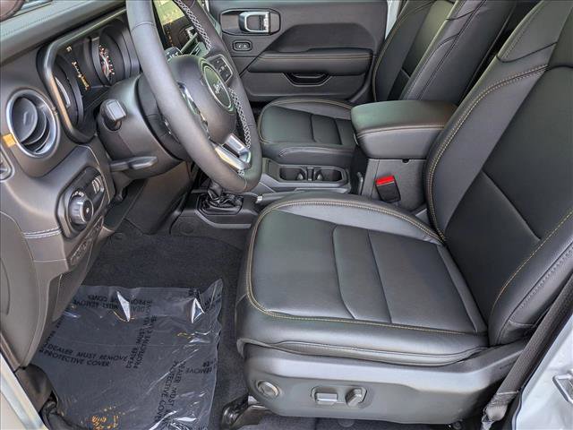 Used 2025 Jeep Wrangler Sahara w/ Safety Group image 15