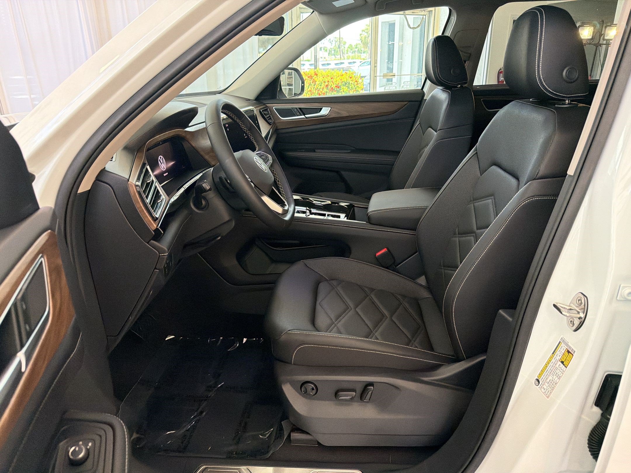 New 2026 Volkswagen Atlas SE FWD image 5