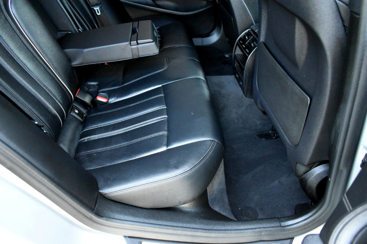 Used 2019 BMW 530i xDrive w/ Convenience Package image 29