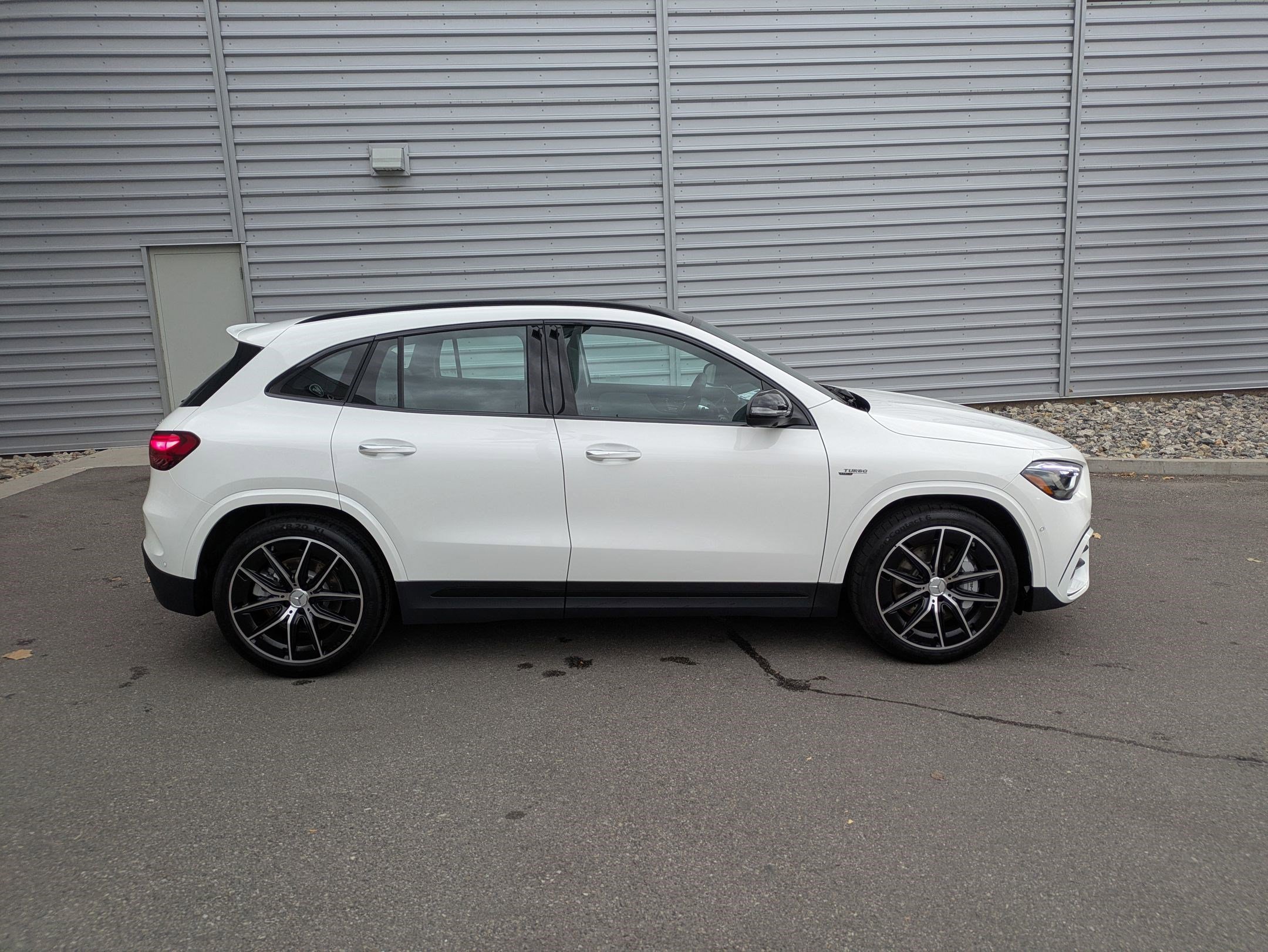 New 2026 Mercedes-Benz GLA 35 AMG 4MATIC image 2