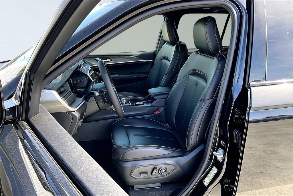 New 2026 Jeep Grand Cherokee Limited image 3