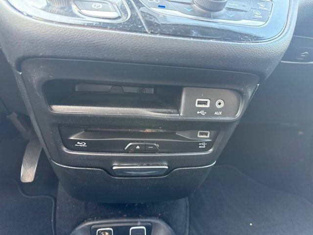 Used 2018 Chrysler Pacifica Touring-L Plus w/ Advanced Safetytec Group FWD image 15