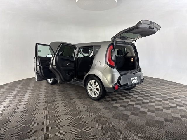 Used 2016 Kia Soul + image 15