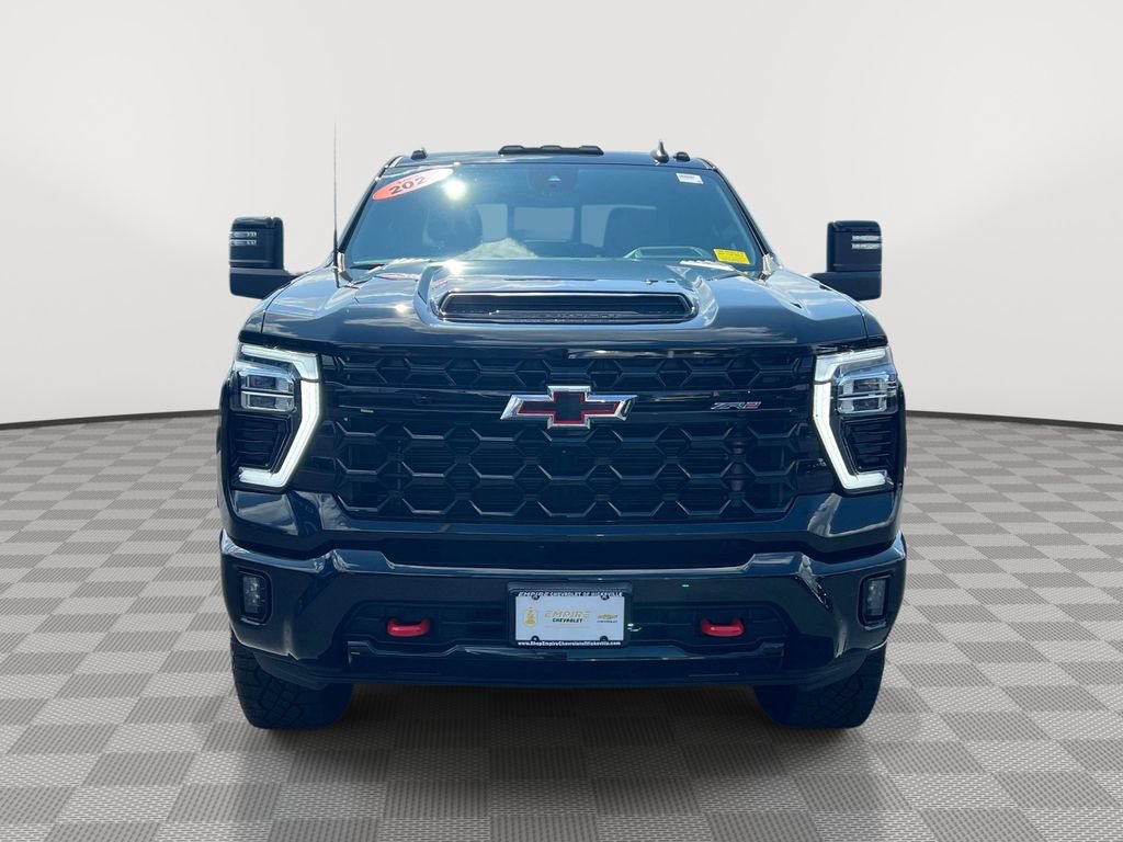 Used 2024 Chevrolet Silverado 2500 ZR2 w/ Technology Package AWD/4WD image 2