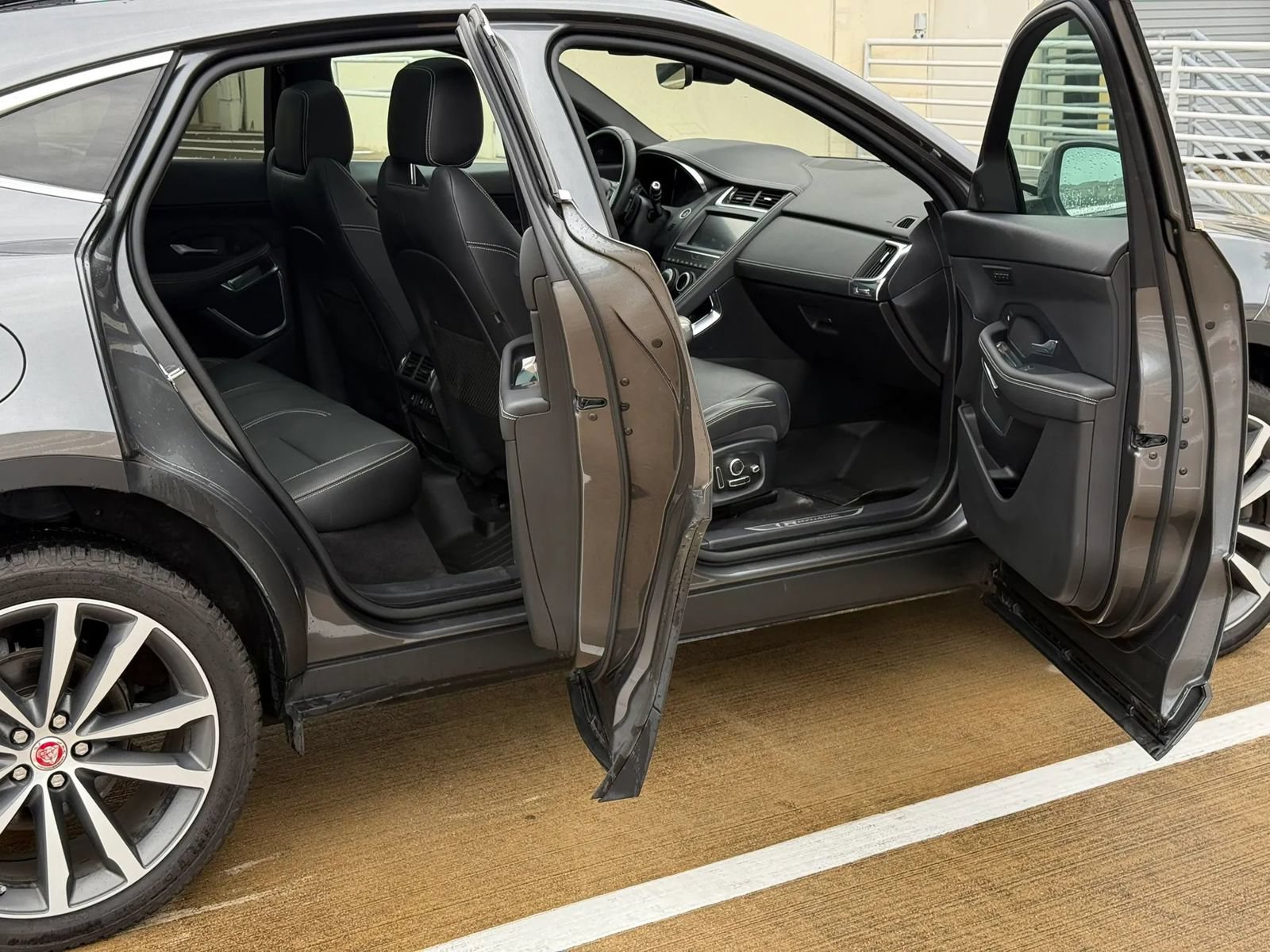 Used 2018 Jaguar E-PACE R-Dynamic HSE AWD/4WD image 18