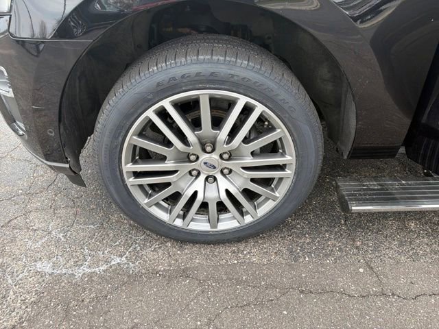 Used 2022 Ford Expedition Max Limited image 31