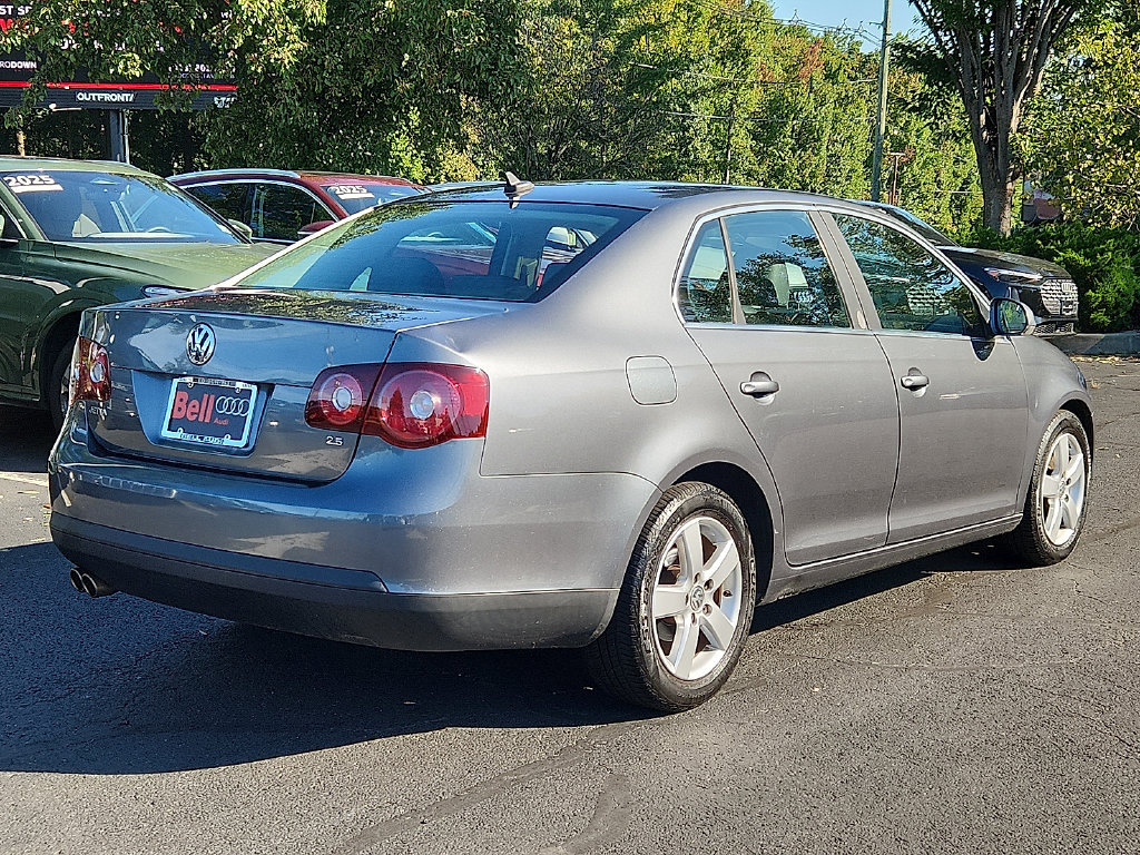 Used 2009 Volkswagen Jetta SE FWD image 11
