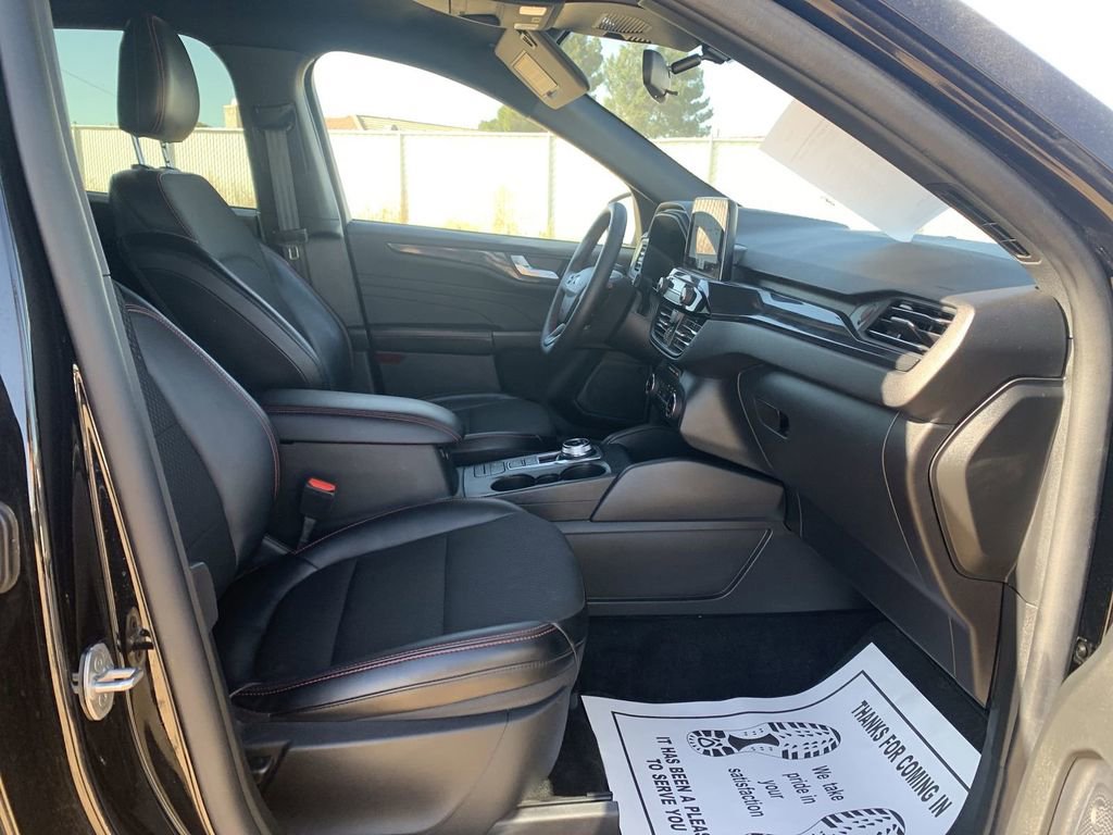 Used 2025 Ford Escape ST-Line image 26