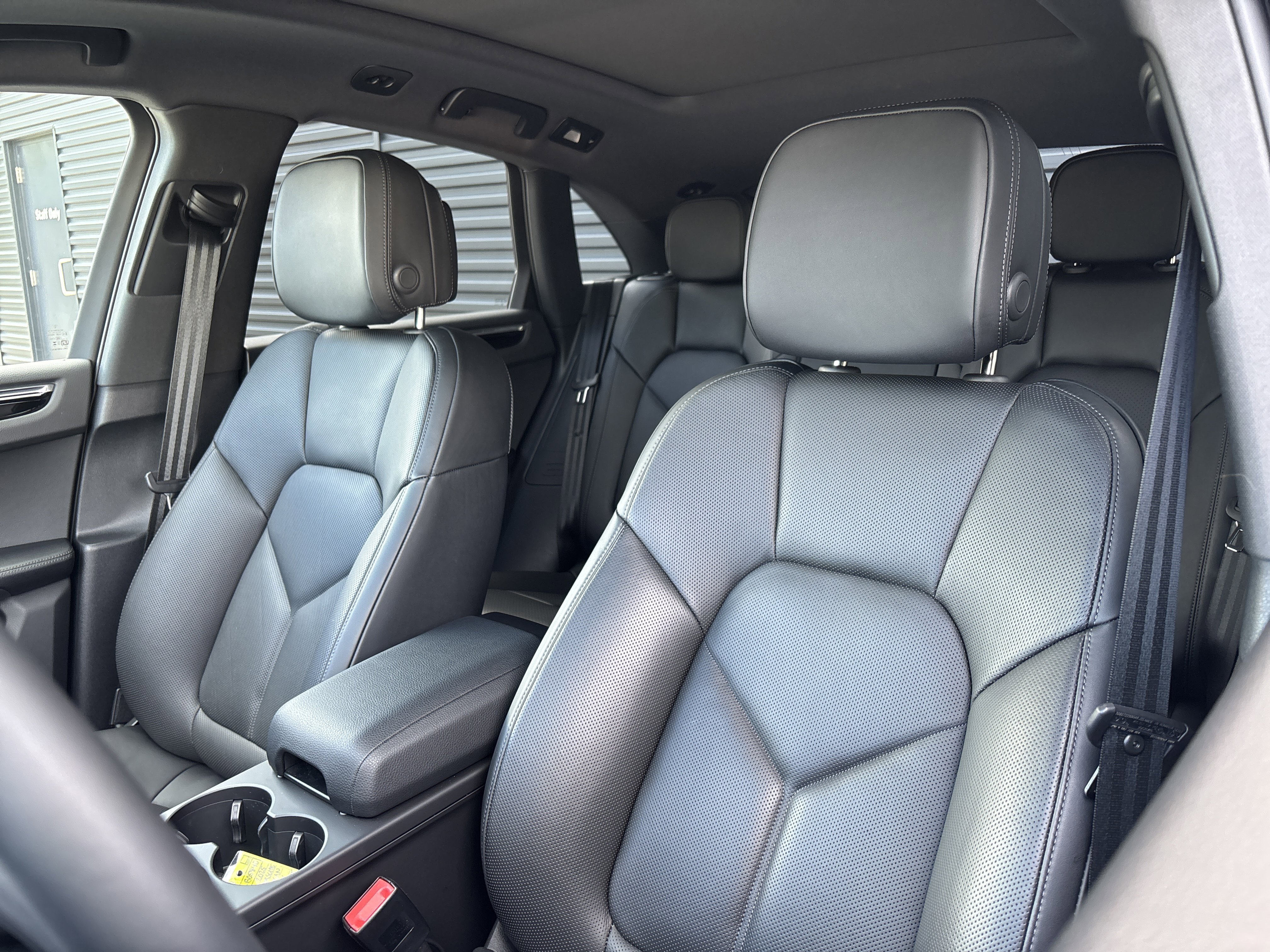 Certified 2025 Porsche Macan image 22