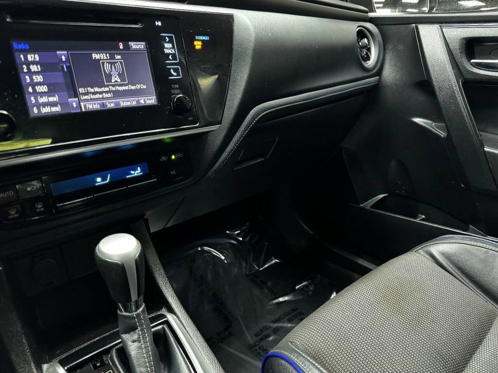 Used 2019 Toyota Corolla SE w/ Carpet Mat Package (TMS) FWD image 26
