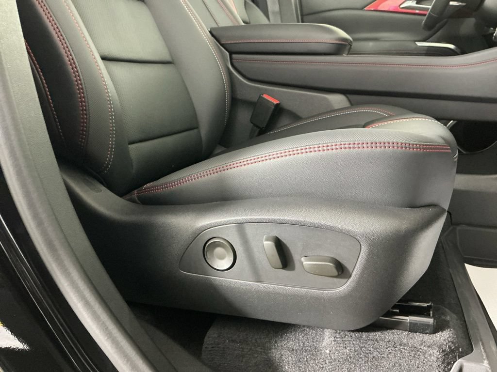 New 2026 Chevrolet Traverse RS w/ LPO, Floor Liner Package AWD/4WD image 18