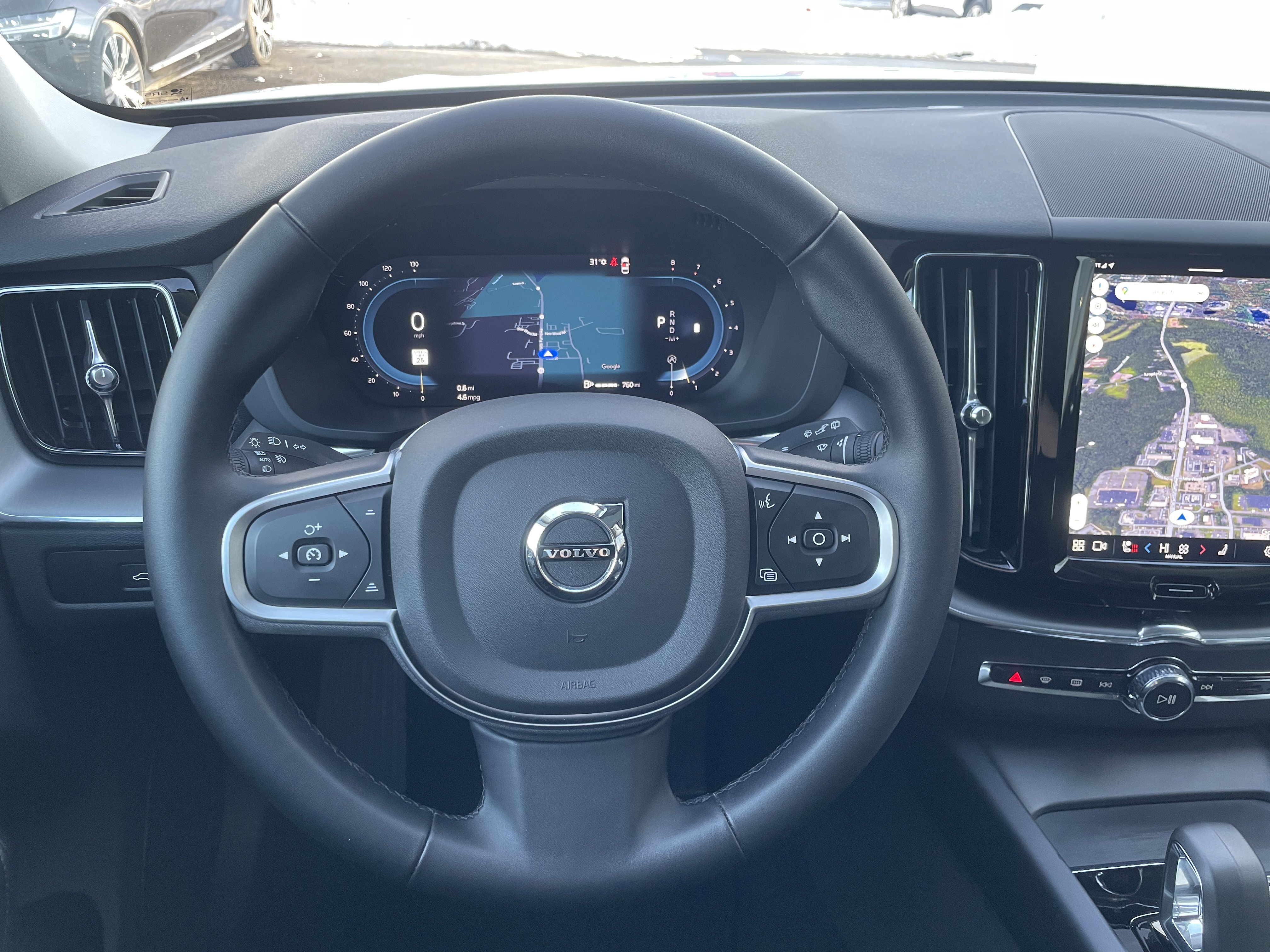 Certified 2025 Volvo XC60 B5 Core AWD/4WD image 9