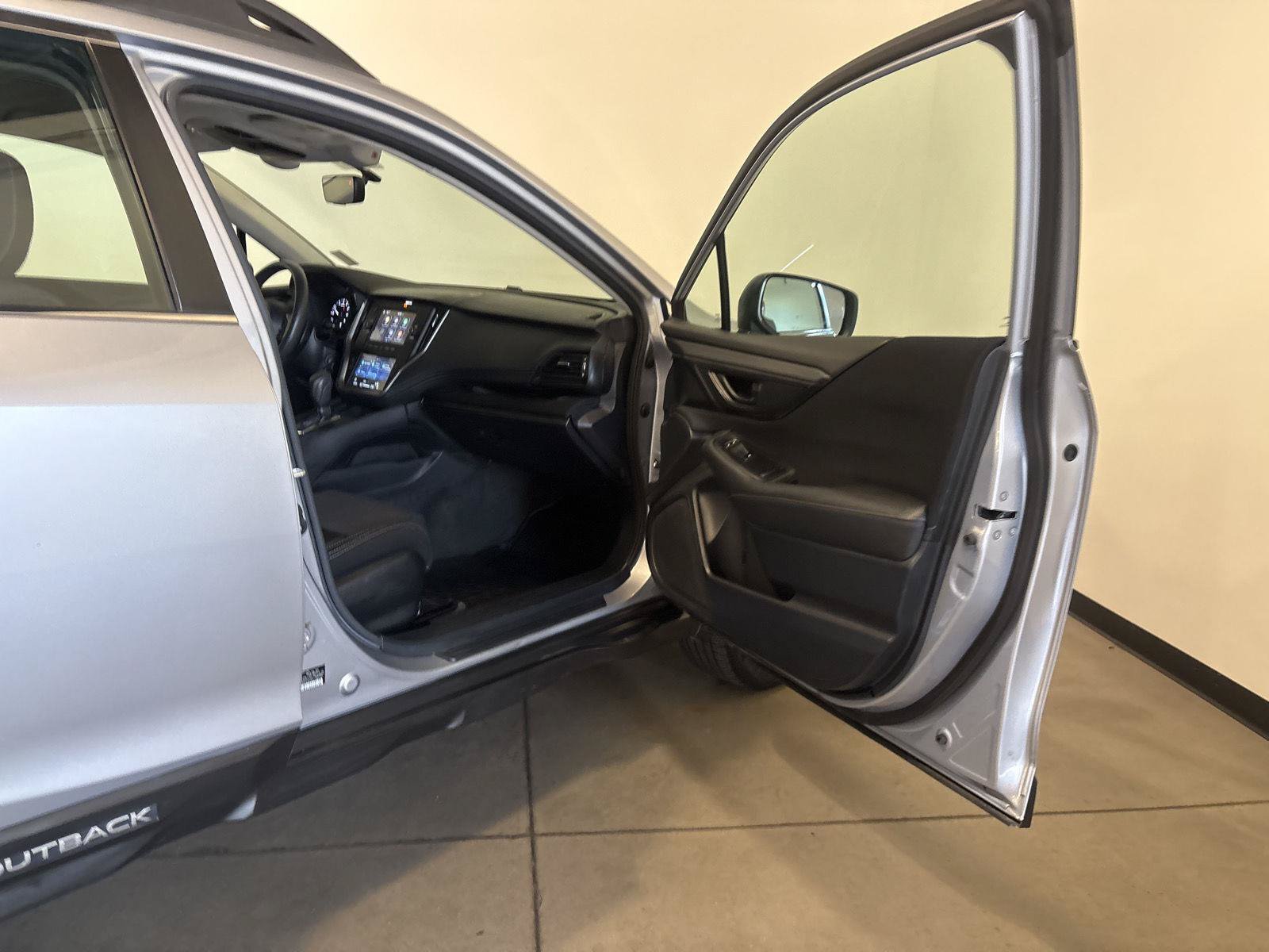 Used 2021 Subaru Outback AWD/4WD image 42