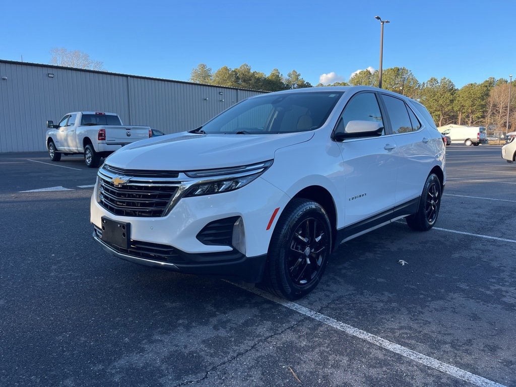 Used 2024 Chevrolet Equinox LT image 2
