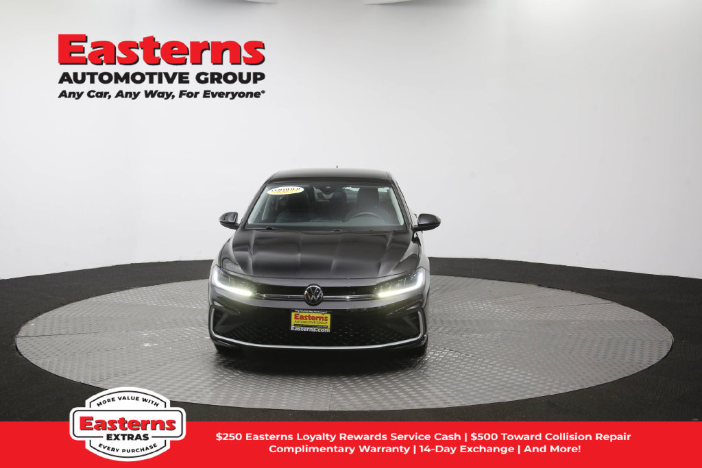 Used 2025 Volkswagen Jetta SE FWD image 53