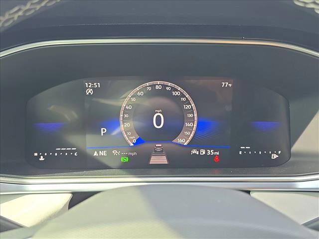 New 2025 Volkswagen Taos SE image 11