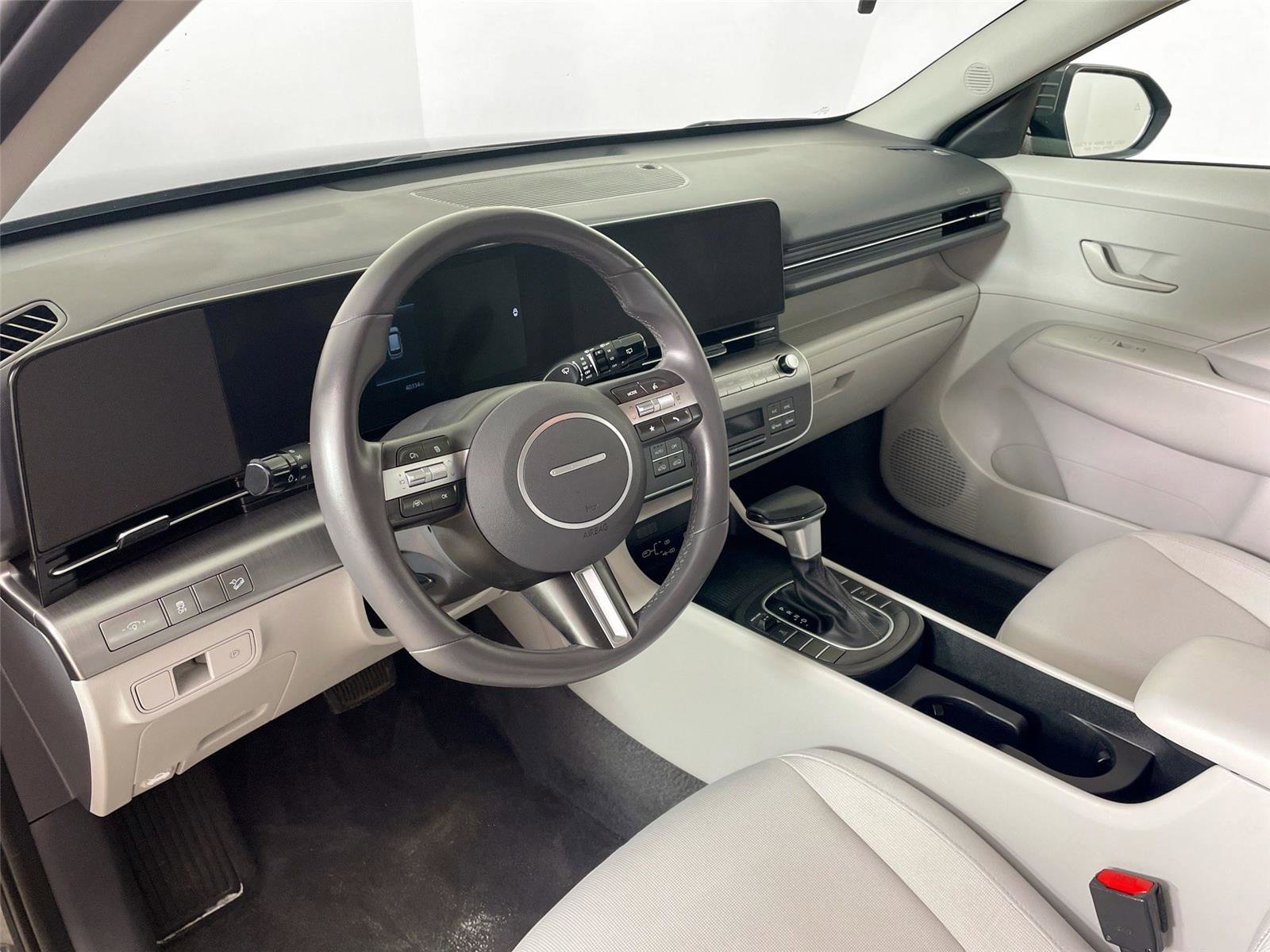 Used 2025 Hyundai Kona SEL AWD/4WD image 21