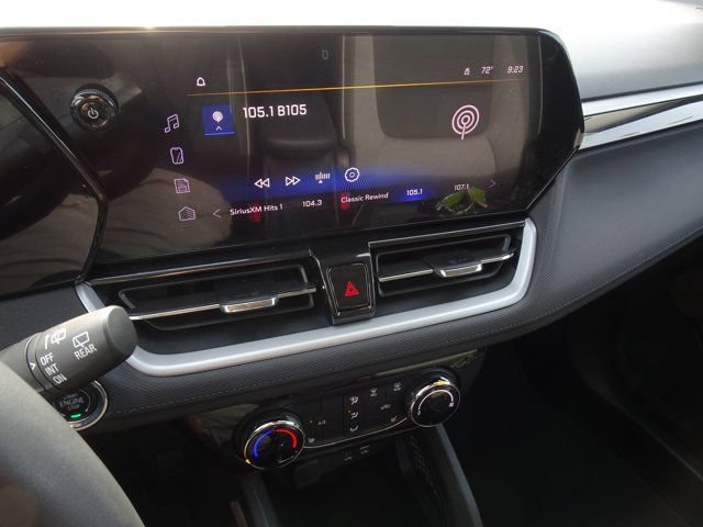 Used 2026 Chevrolet TrailBlazer LT w/ LT Cold Weather Package FWD image 19