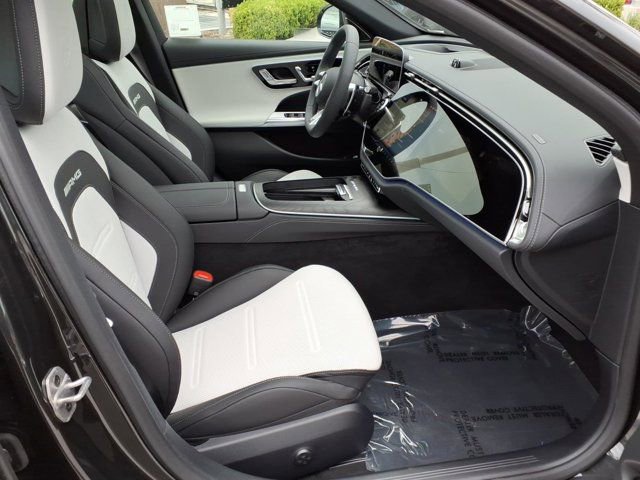 New 2026 Mercedes-Benz E 53 AMG e 4MATIC Sedan image 16