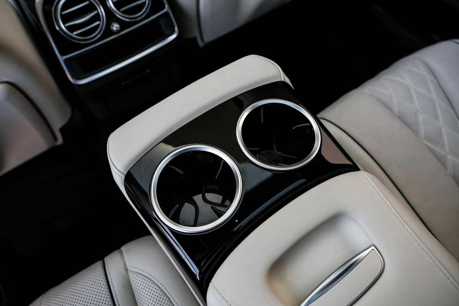 Used 2017 Mercedes-Benz S 550 Sedan image 39