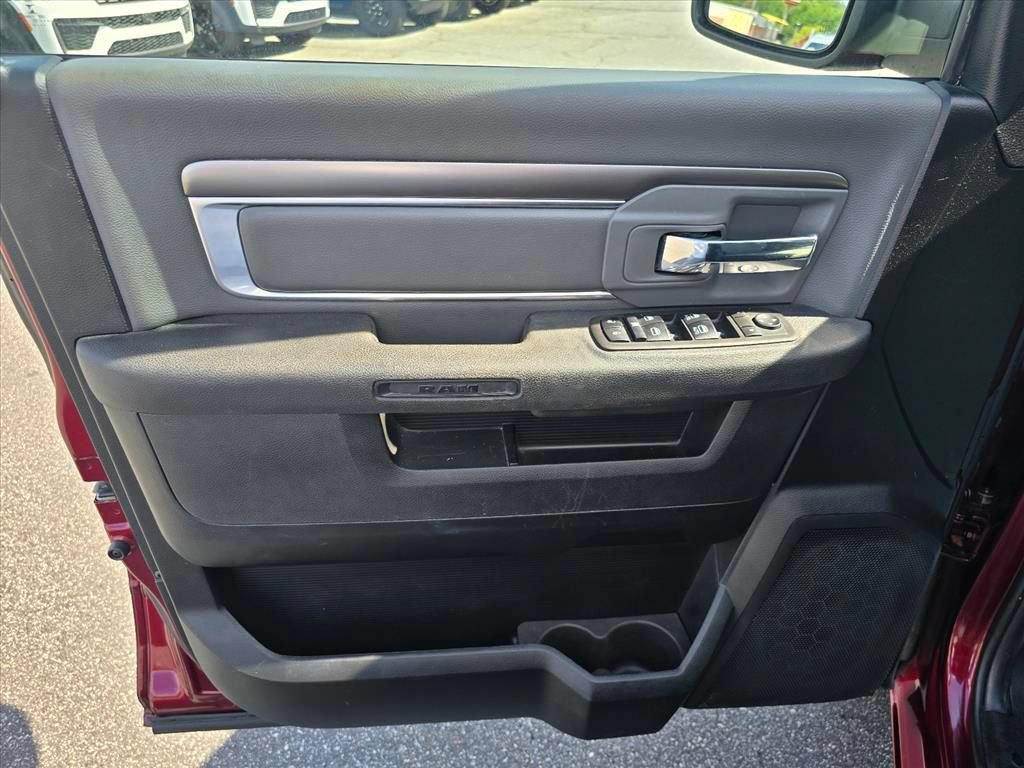 Used 2021 RAM 1500 Classic SLT AWD/4WD image 8
