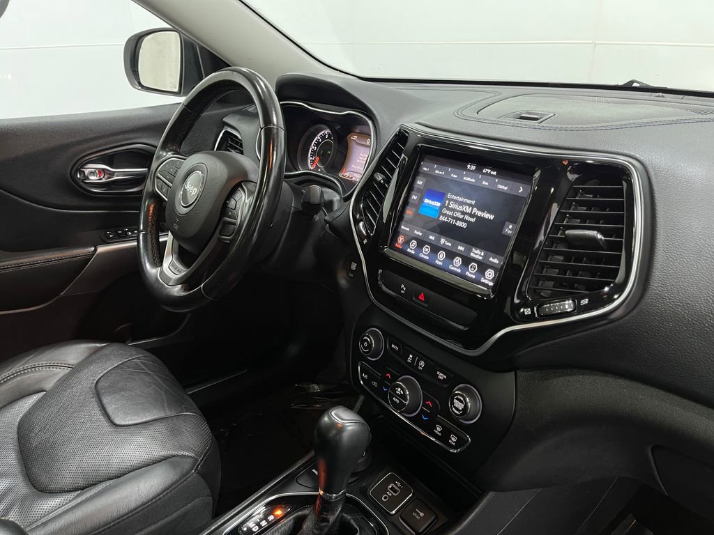 Used 2019 Jeep Cherokee Limited w/ Luxury Group image 20