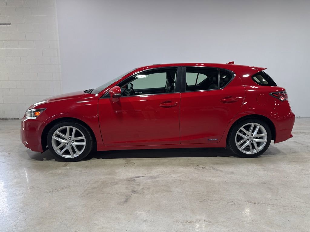 Used 2017 Lexus CT 200h w/ Navigation System Package FWD image 4