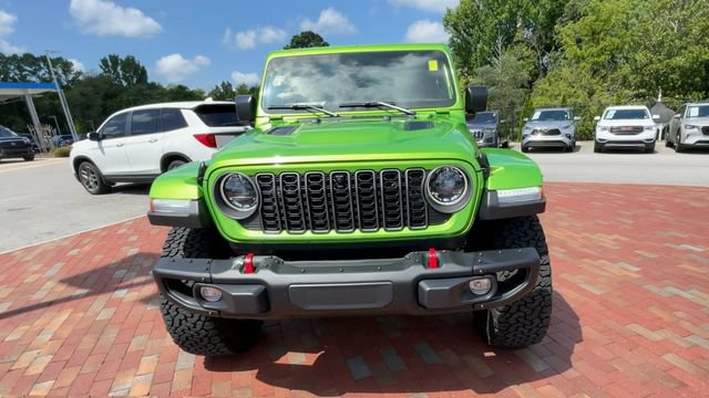 Used 2025 Jeep Wrangler Unlimited Rubicon AWD/4WD image 4