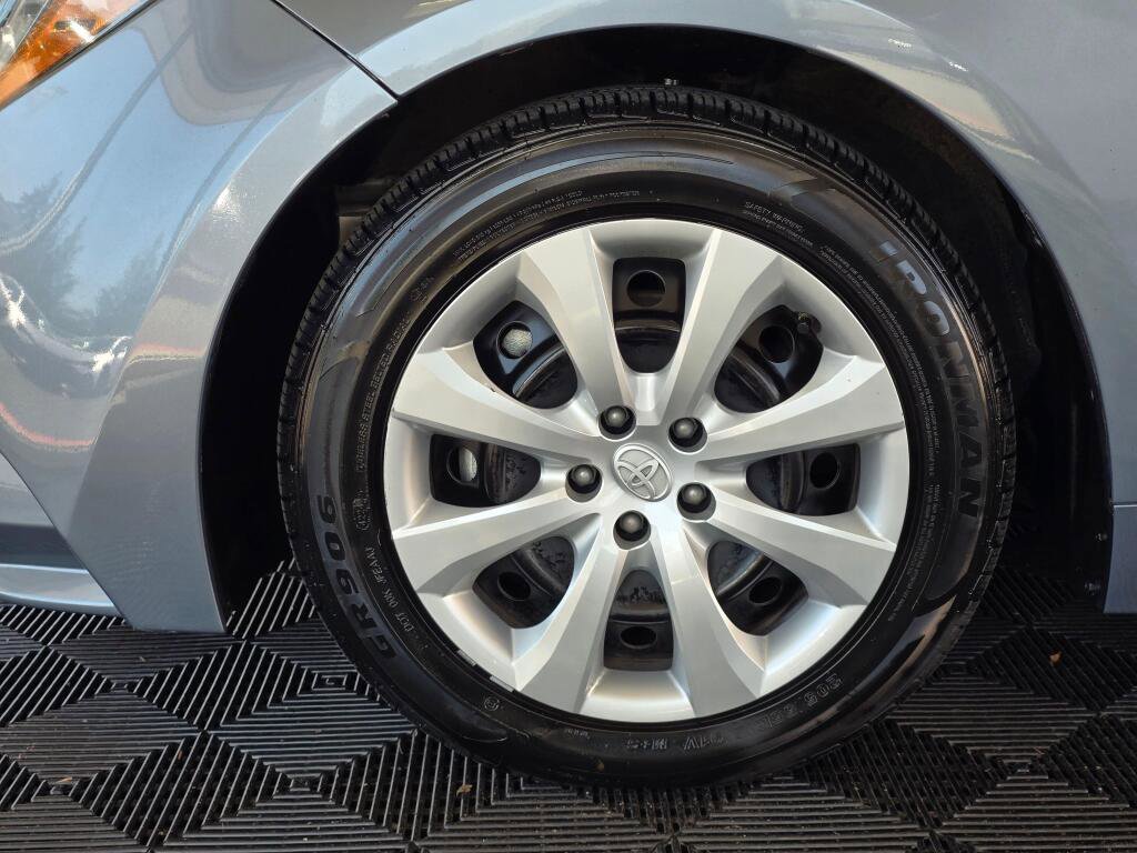 Used 2023 Toyota Corolla LE FWD image 11