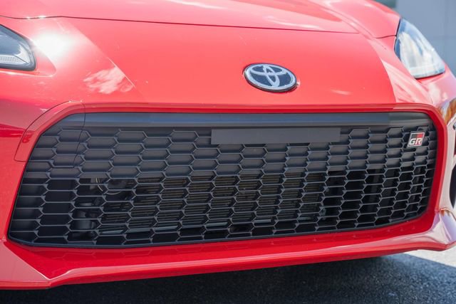 Used 2024 Toyota GR86 RWD image 10