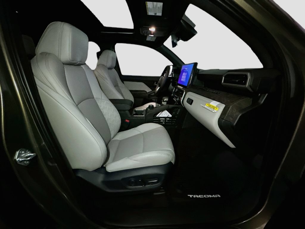New 2026 Toyota Tacoma Limited AWD/4WD image 32