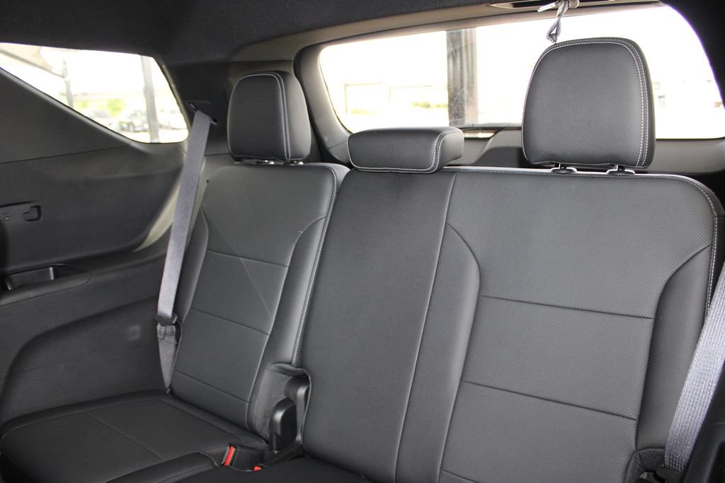 Used 2025 Chevrolet Traverse LT AWD/4WD image 54