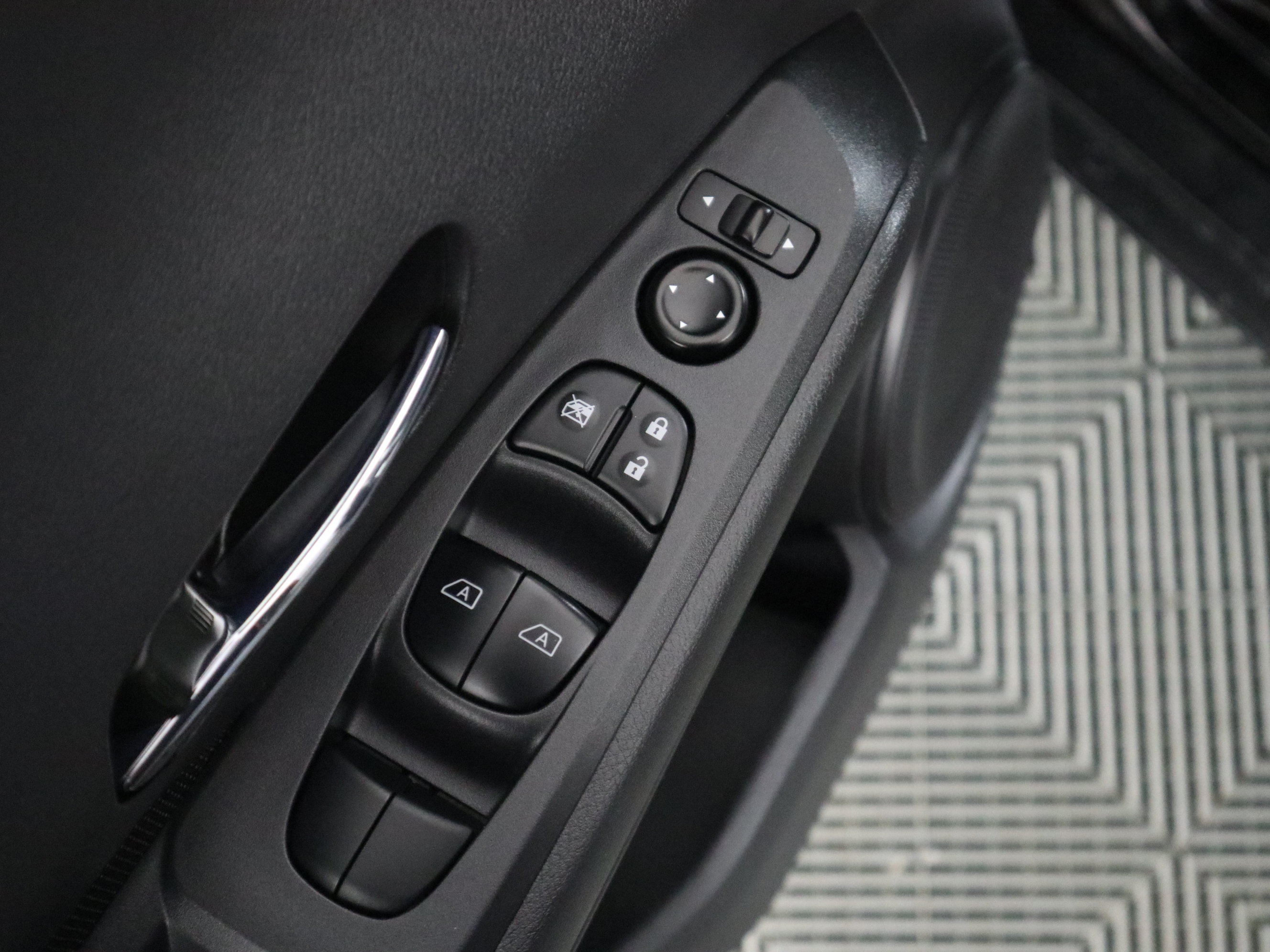 Used 2023 Nissan Kicks SV FWD image 35