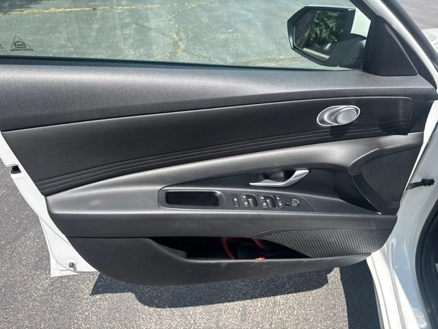 Used 2023 Hyundai Elantra SEL w/ Convenience Package FWD image 7