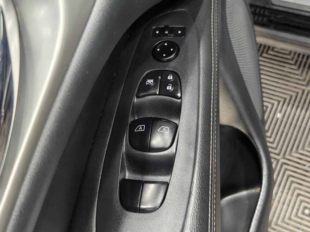 Used 2019 Nissan Pathfinder Platinum AWD/4WD image 57