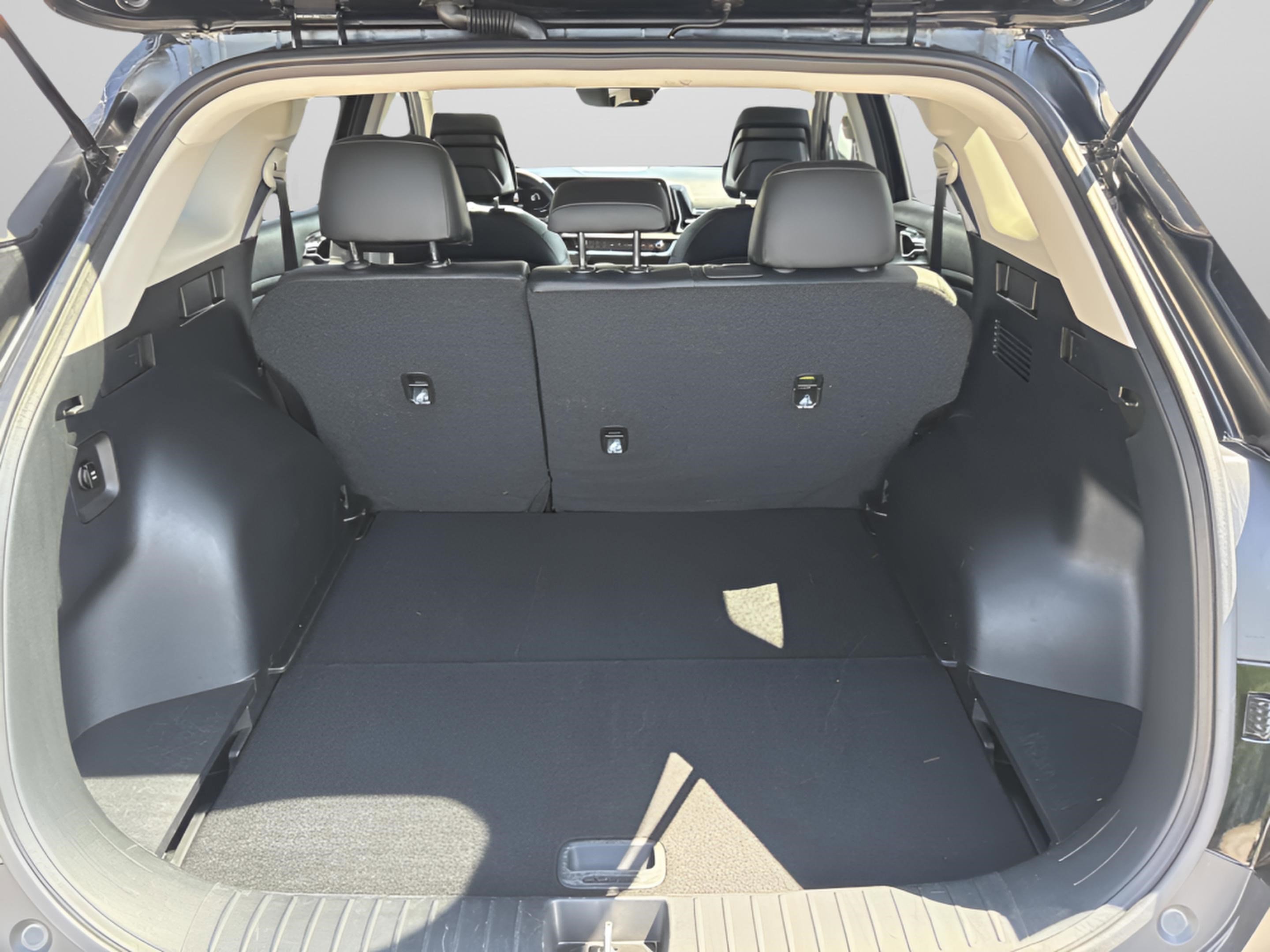 Used 2023 Kia Sportage EX image 9