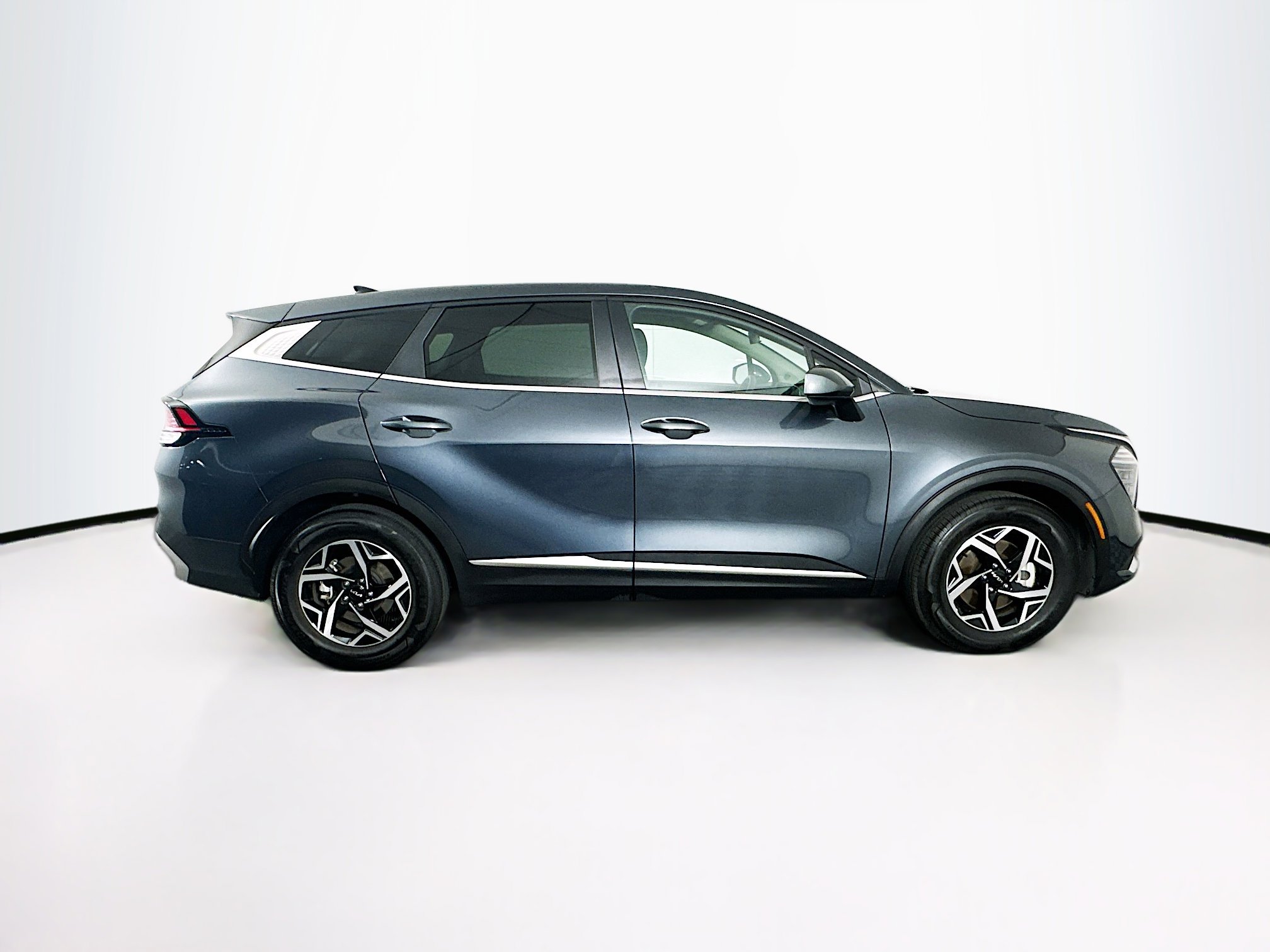 Used 2025 Kia Sportage LX image 10