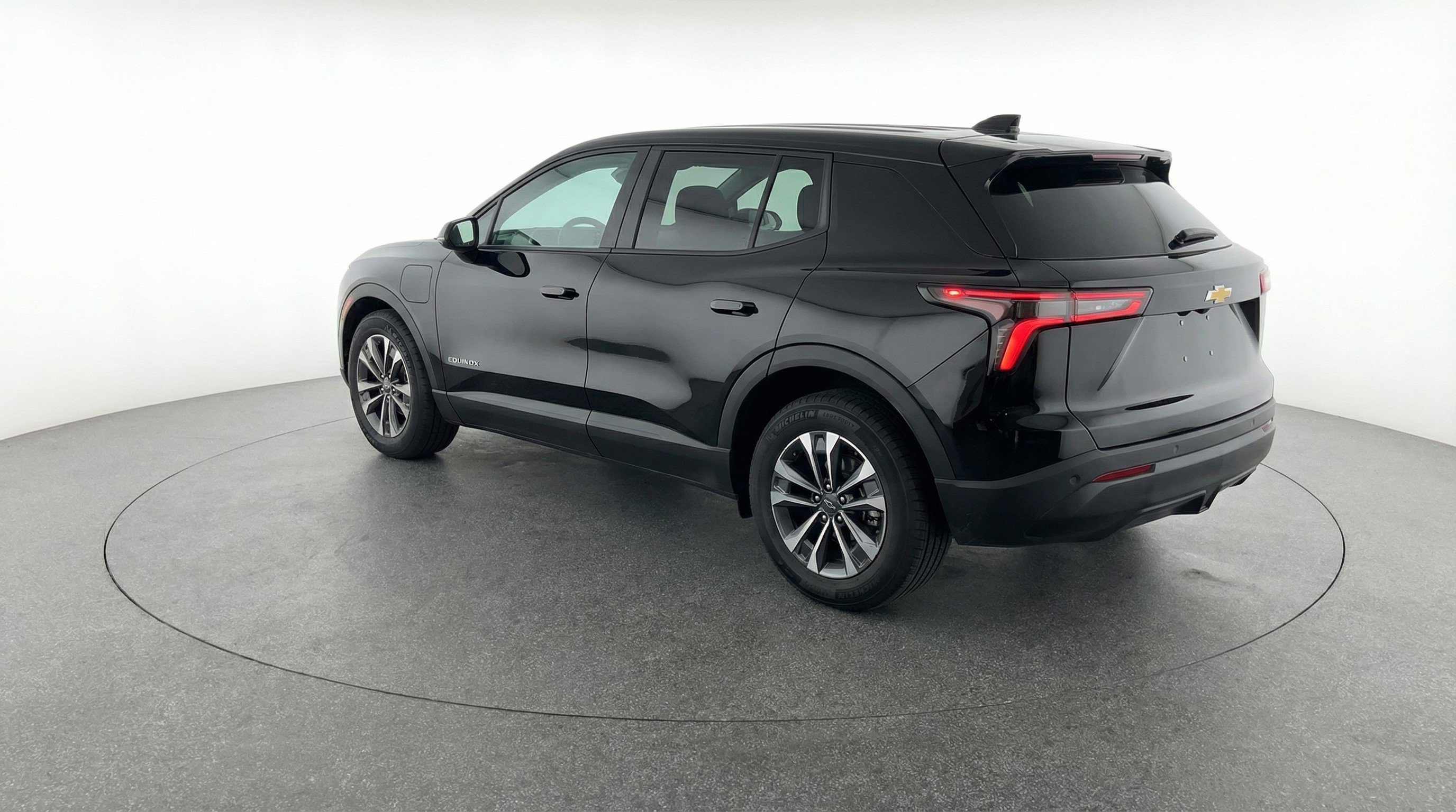 Used 2025 Chevrolet Equinox LT AWD/4WD image 6