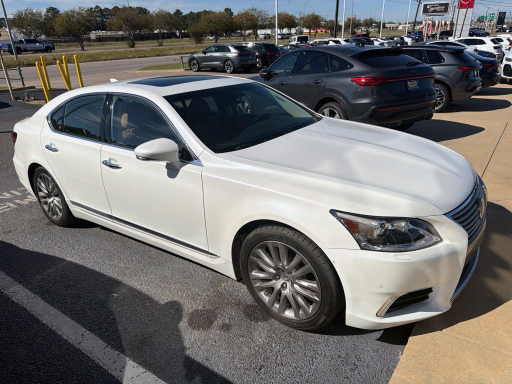 Used 2017 Lexus LS 460 w/ Comfort Package RWD image 7