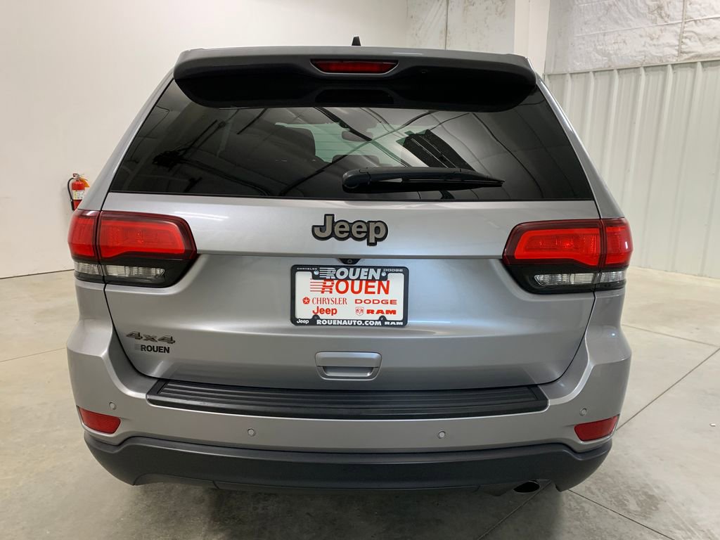 Used 2017 Jeep Grand Cherokee Laredo image 7