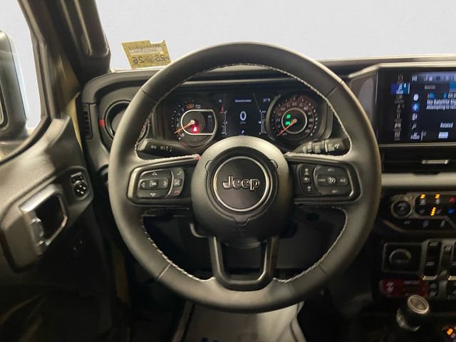 Used 2025 Jeep Wrangler Unlimited Rubicon w/ Technology Group image 14