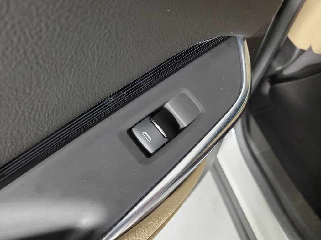 Used 2024 Cadillac XT4 Luxury FWD image 13