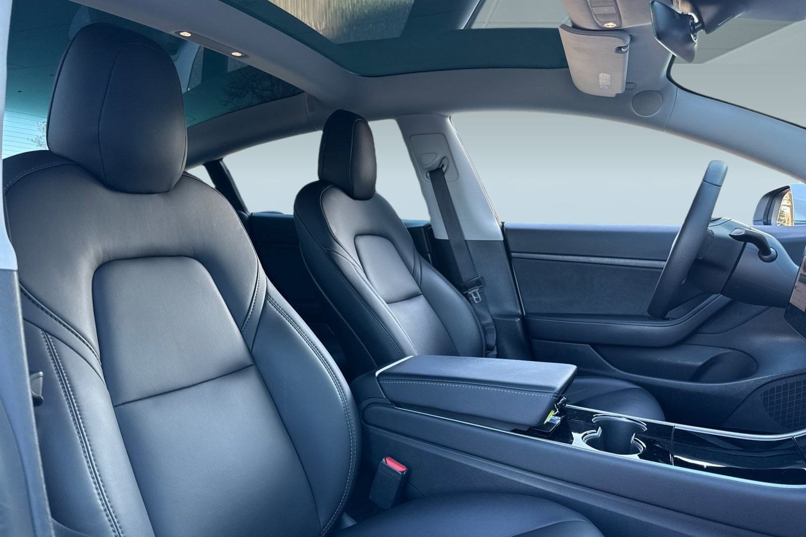 Used 2020 Tesla Model 3 Standard Range image 30