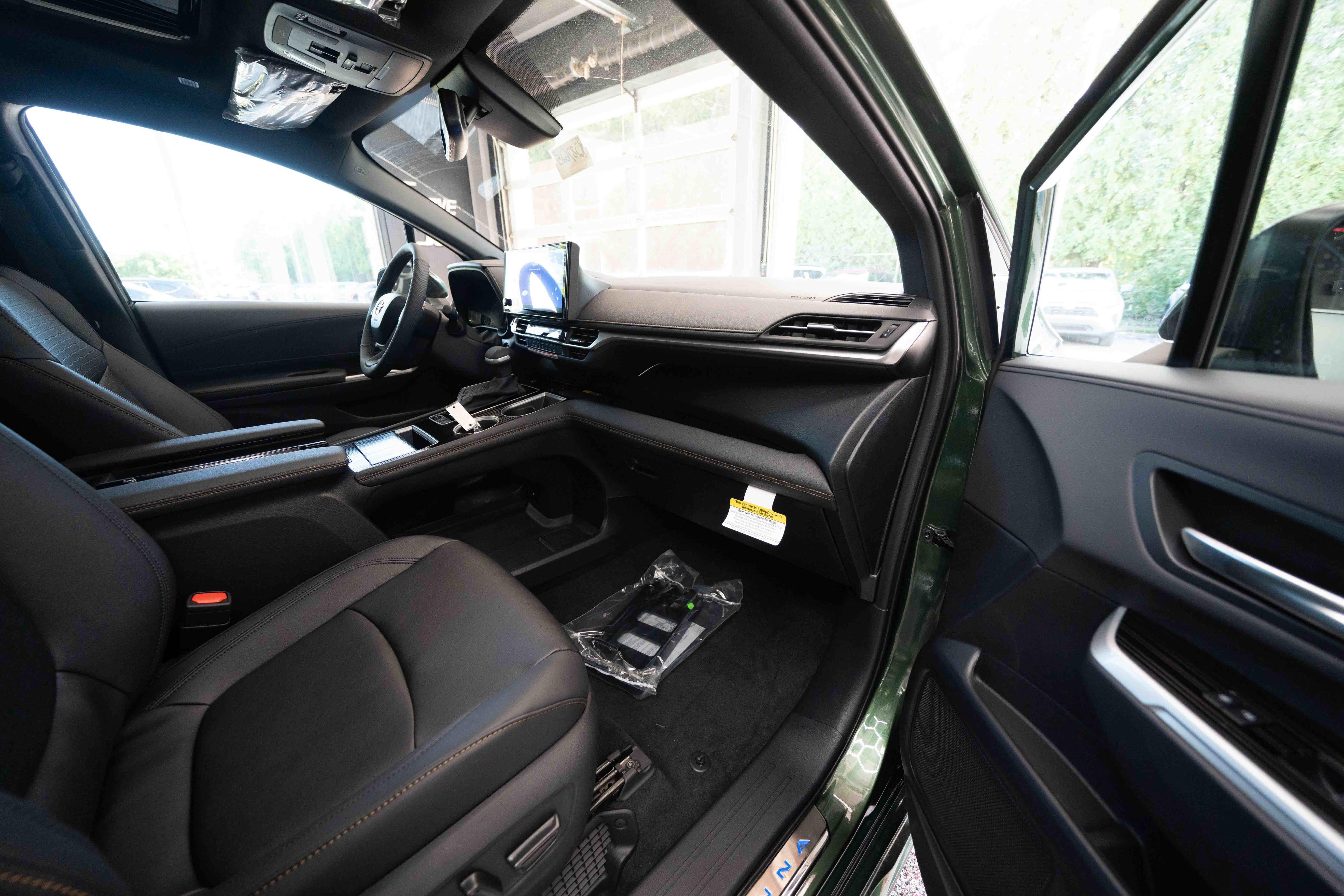 New 2026 Toyota Sienna XLE Woodland Edition AWD/4WD image 26