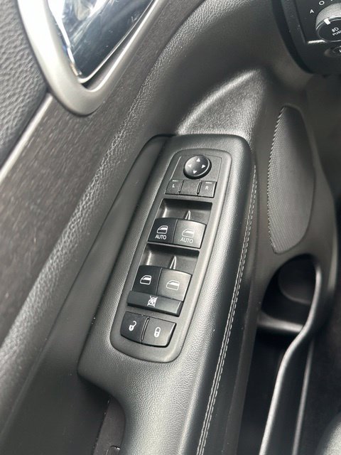 Used 2018 Jeep Grand Cherokee Laredo AWD/4WD image 40