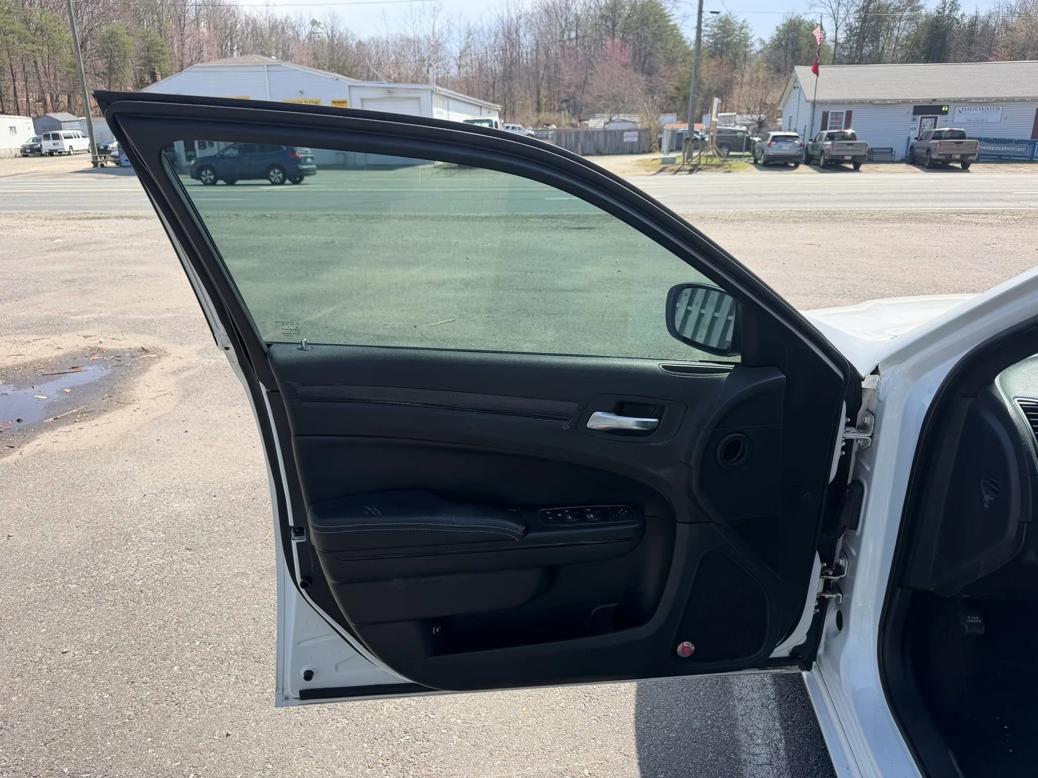 Used 2016 Chrysler 300 S image 21