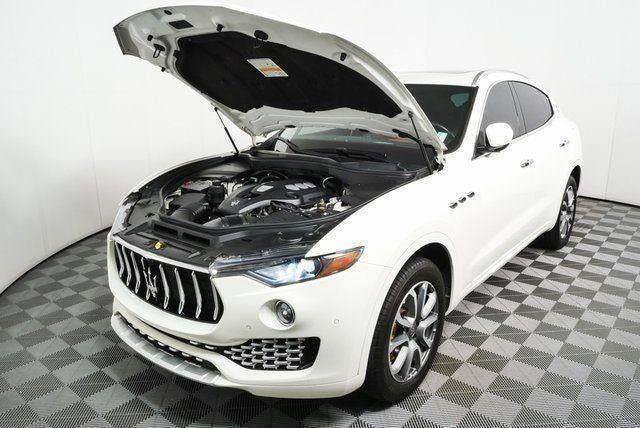 Used 2017 Maserati Levante w/ Luxury Package AWD/4WD image 35