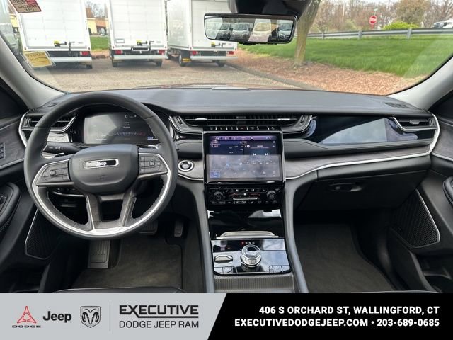 Used 2024 Jeep Grand Cherokee Limited 4xe w/ Luxury Tech Group II AWD/4WD image 11