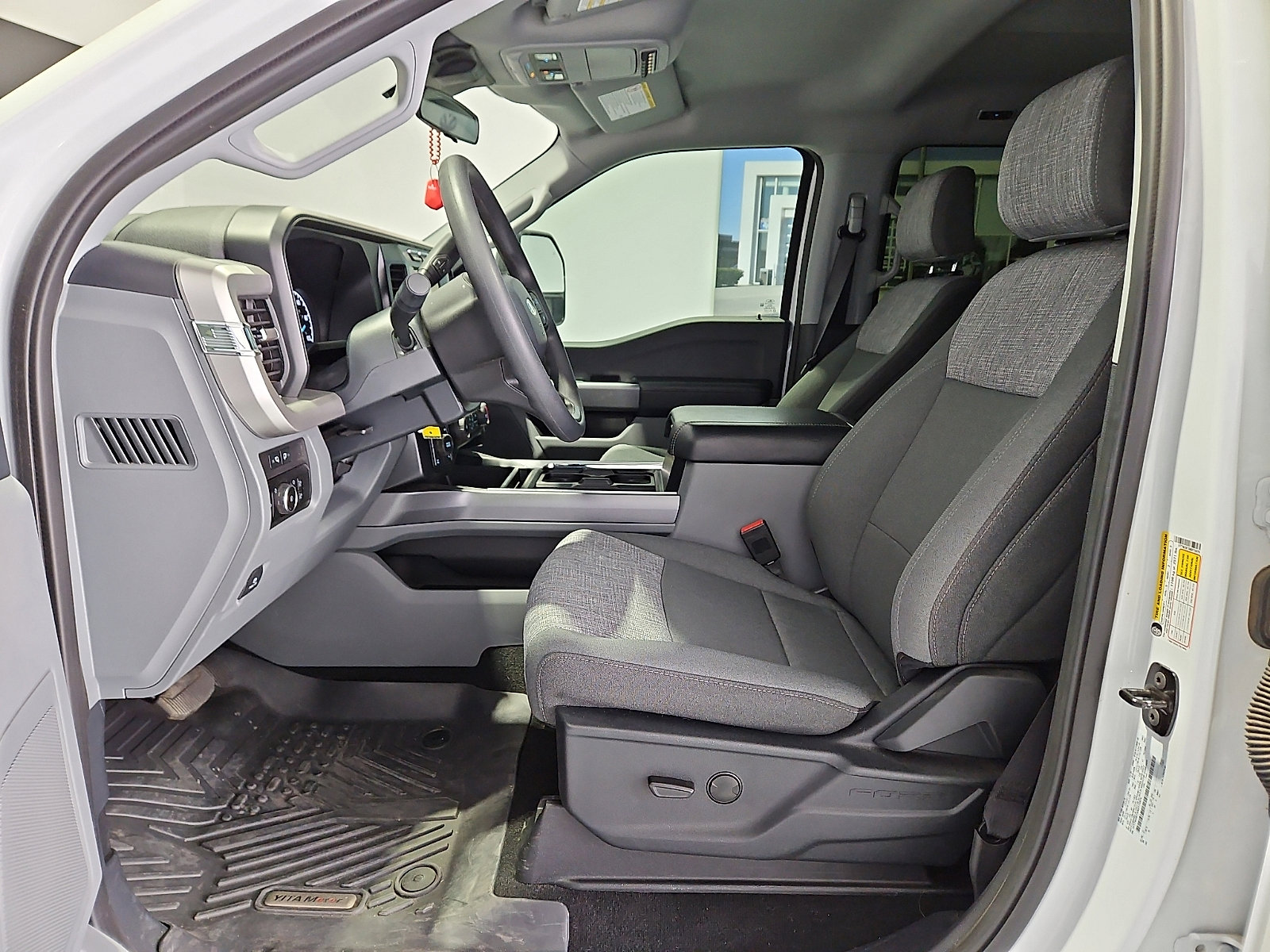 Used 2024 Ford F250 XLT w/ FX4 Off-Road Package AWD/4WD image 10