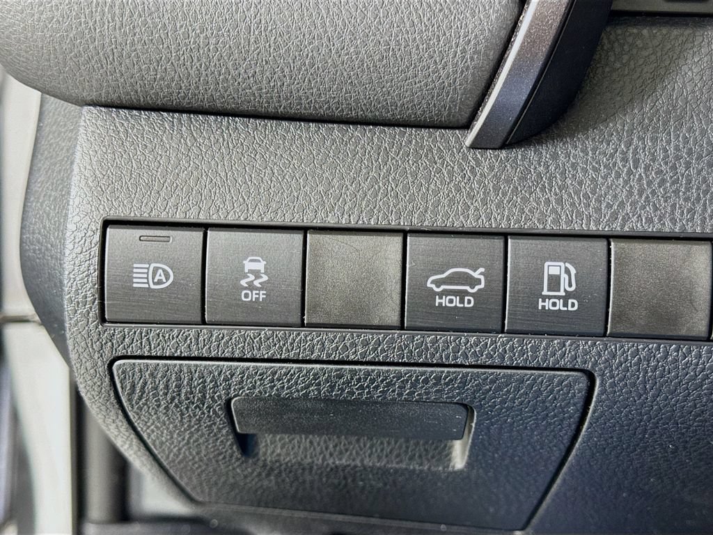 Used 2019 Toyota Camry LE w/ Convenience Package FWD image 14